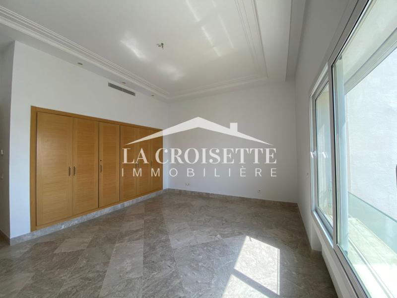 Penthouse S+4 avec vue sur mer à Gammarth 